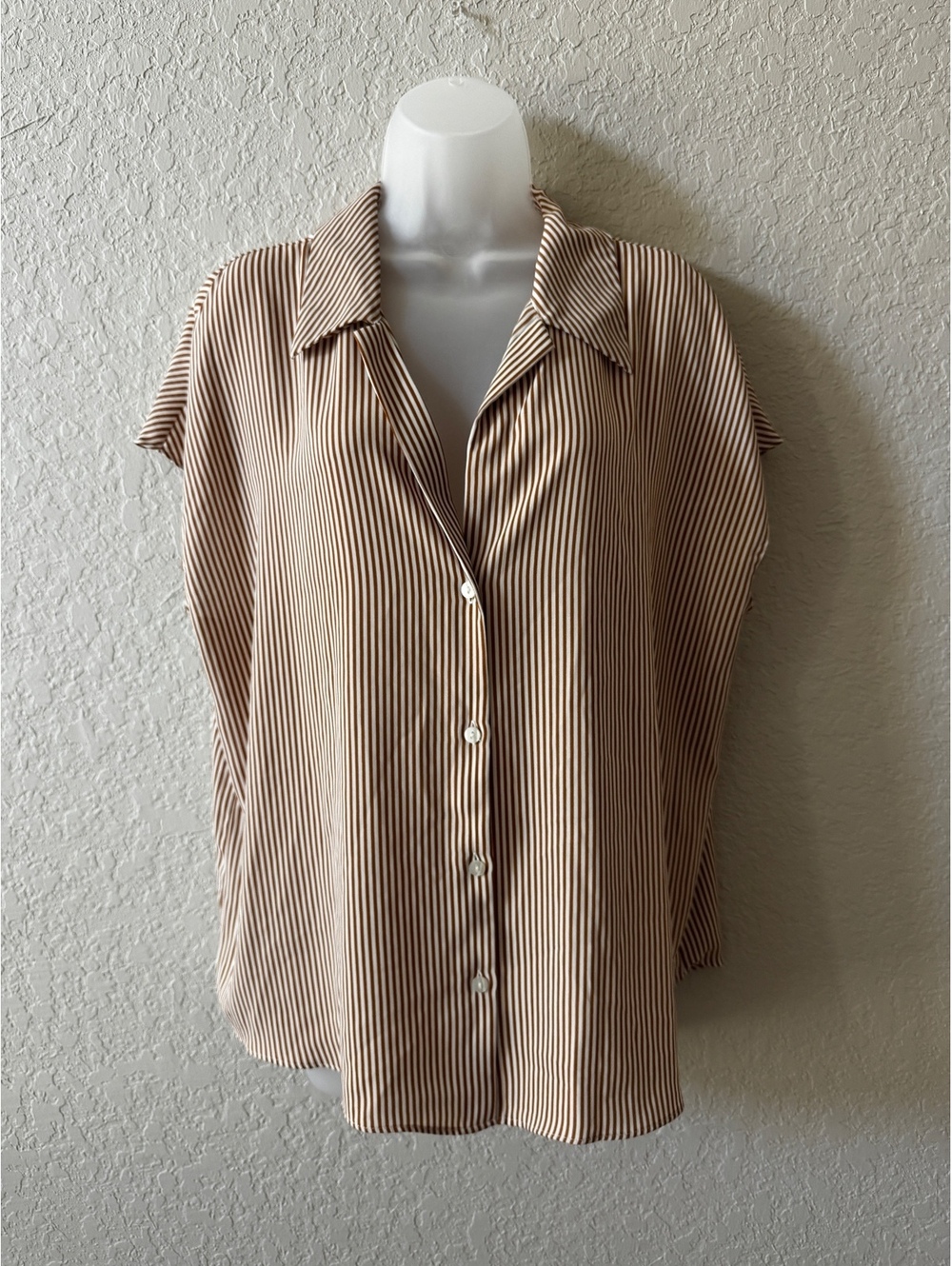 Worthington XL Brown White Pinstripe Collared Button Up Blouse Short Sleeve